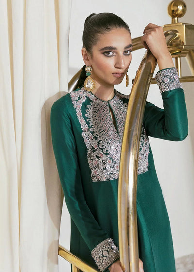 Yarrow: A Regal Emerald Green Ensemble