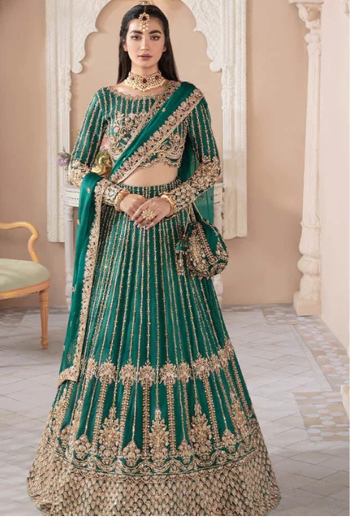 APNO138: A Regal Green and Gold Ensemble
